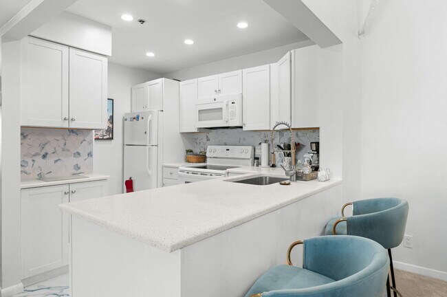 Building Photo - 4436 NE Ocean Blvd