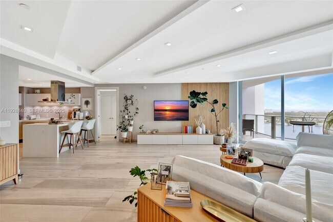 Primary Photo - 17111 Biscayne Blvd