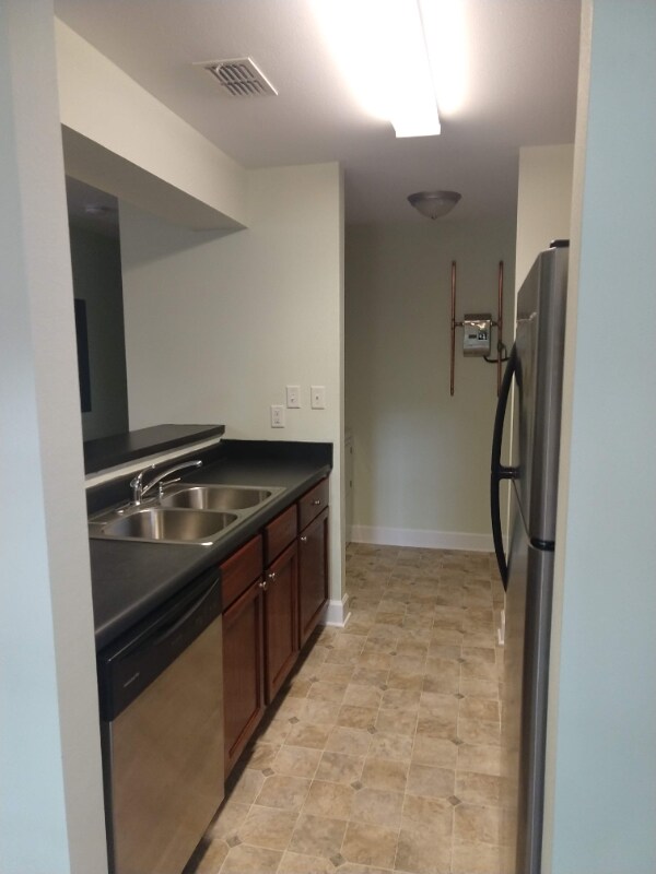 Building Photo - 1224 Stearns St