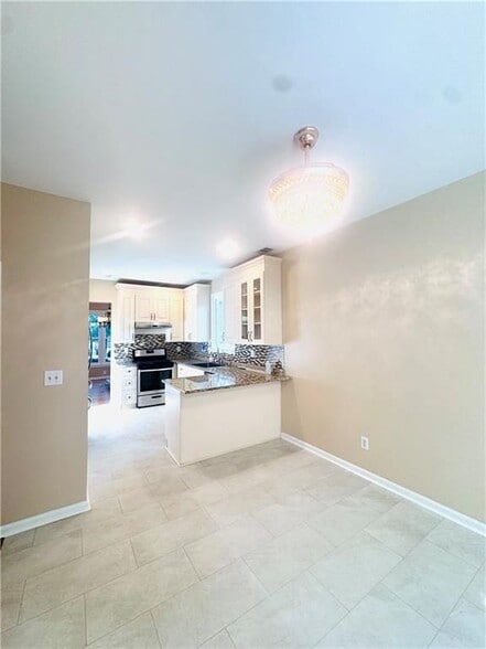 Building Photo - 2079 Planters Mill Ln