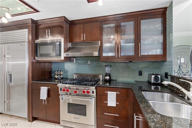 Building Photo - 260 E Flamingo Rd