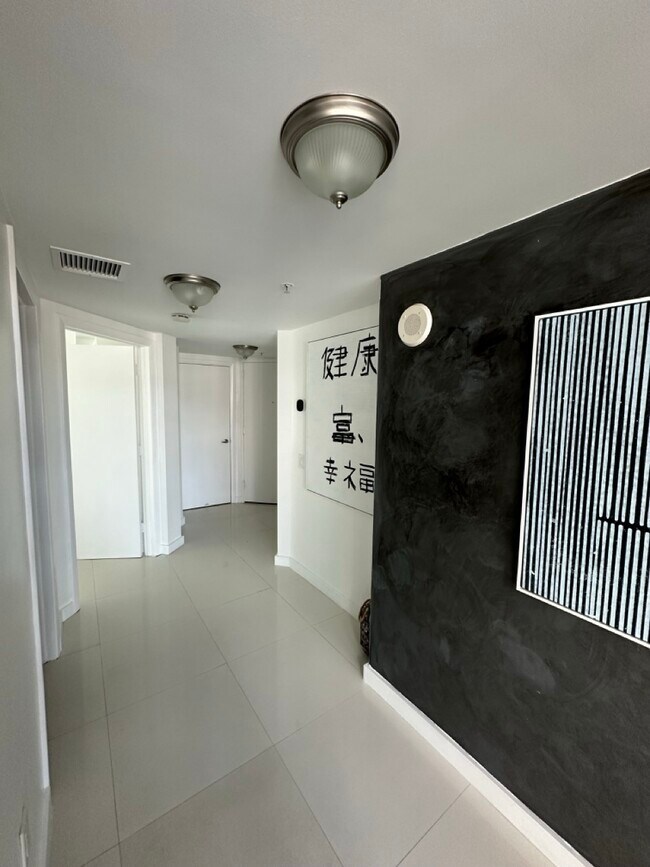 Building Photo - 41 SE 5th St