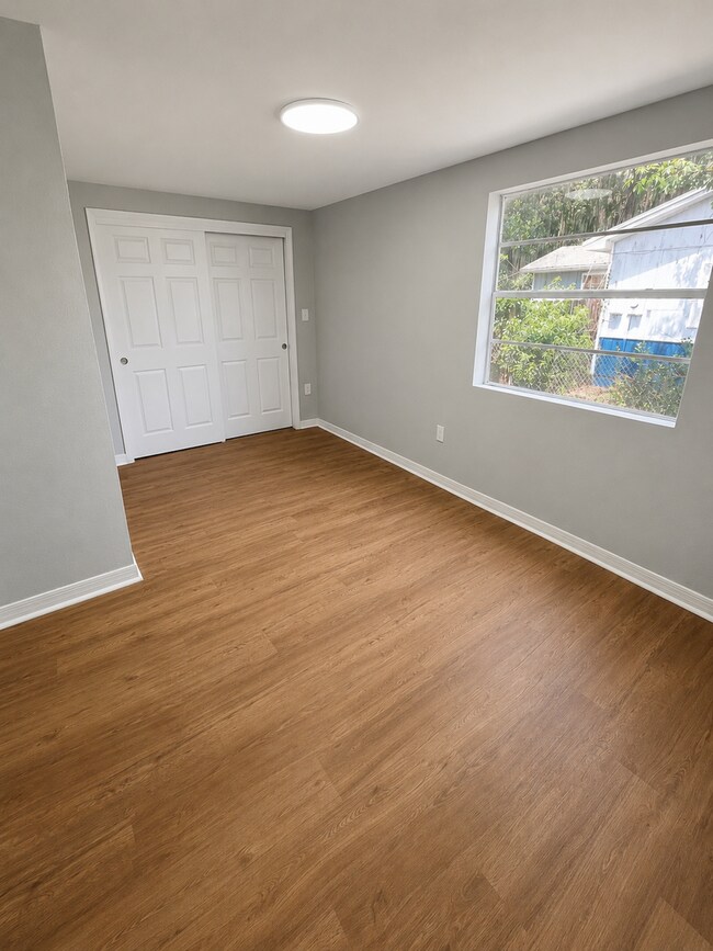 Building Photo - 837 Lafayette Ln