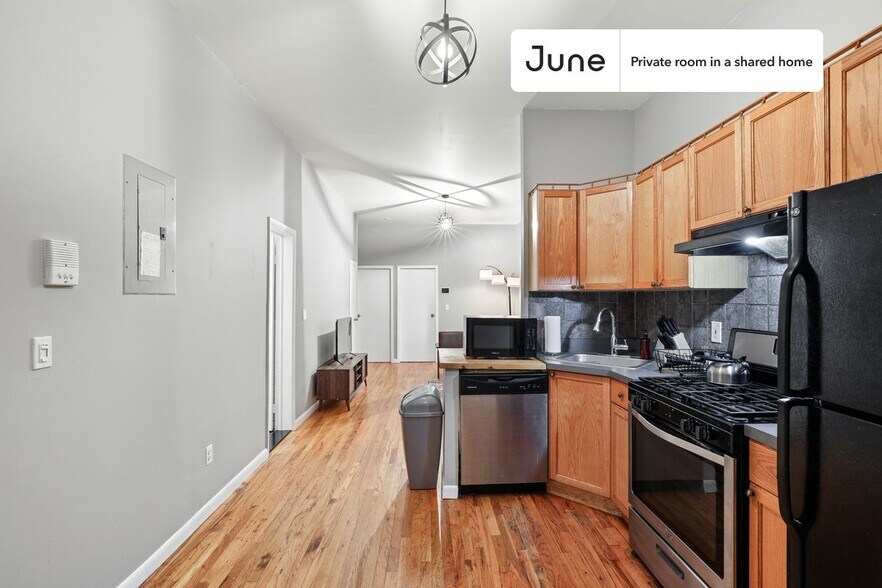 Building Photo - Room in Shared 4 bed/2 bath home