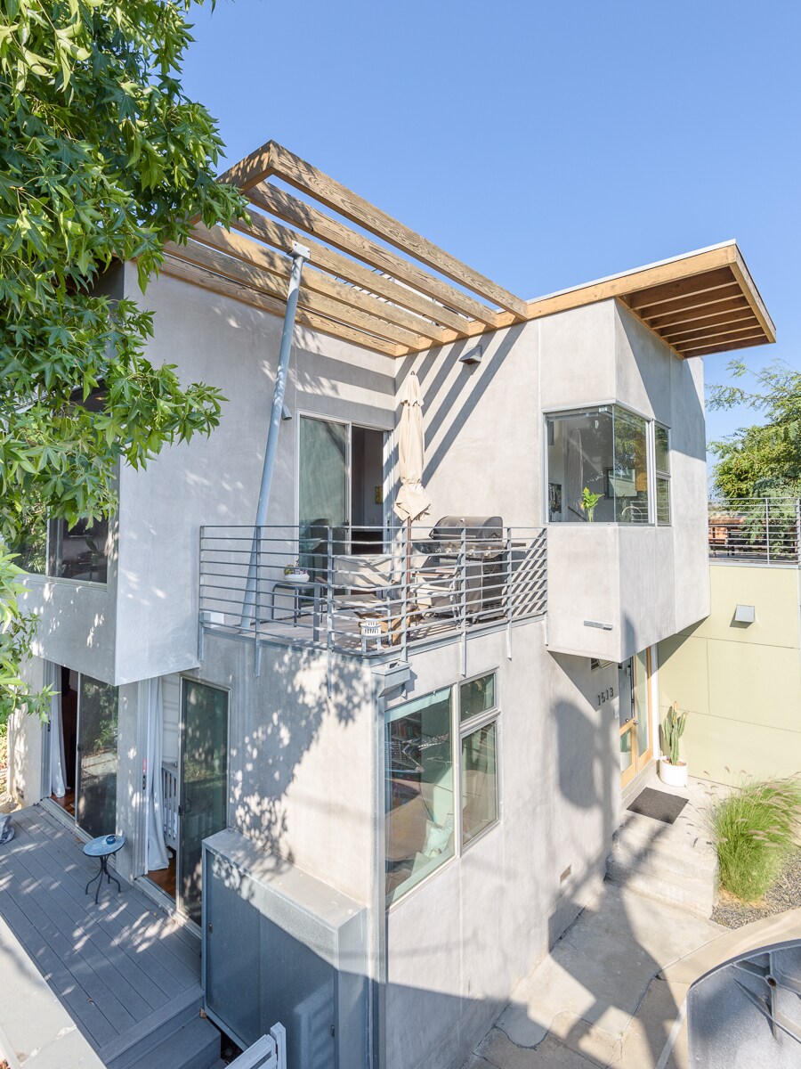 Building Photo - 1513 S Orange Grove Ave