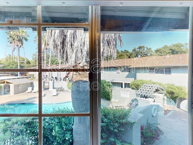 Building Photo - 18213 Happy Ln