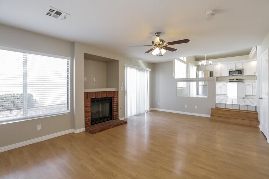 Building Photo - 8828 Dove Cove Dr