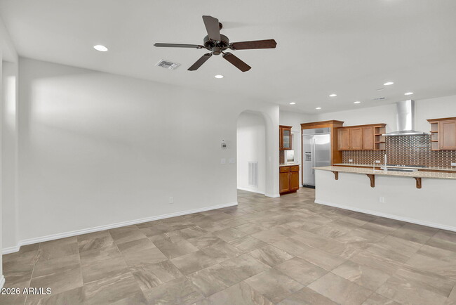 Building Photo - 594 E Vesper Trail