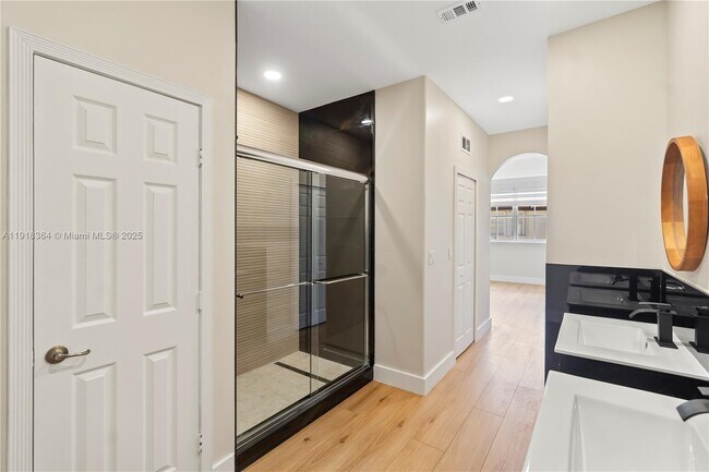 Building Photo - 11032 NW 48th Ln