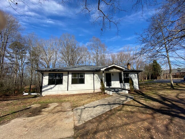 Primary Photo - 2976 N Bogan Rd NE