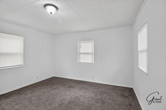 Building Photo - 11434 Laing St