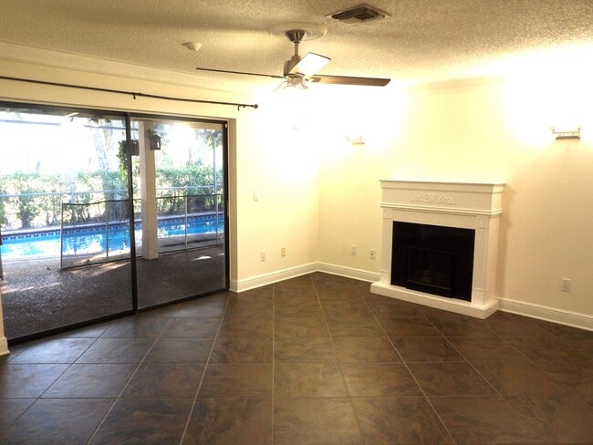 Building Photo - 4045 Birchwood Dr