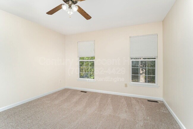 Building Photo - 16 Twin Lake Ct
