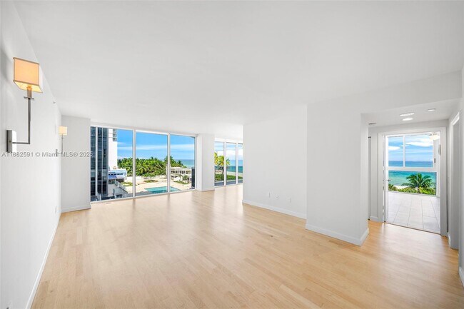 Primary Photo - 4779 Collins Ave