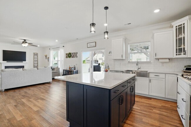 Building Photo - 521 Glenwyck Ct