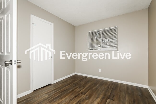 Building Photo - 4909 Hyperion Ct