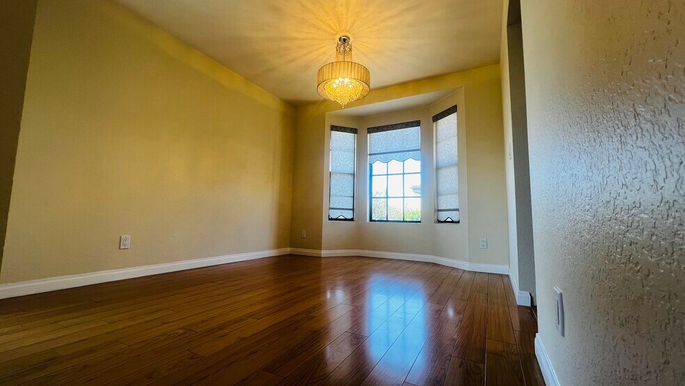 Dining Room - 336 N Louise St