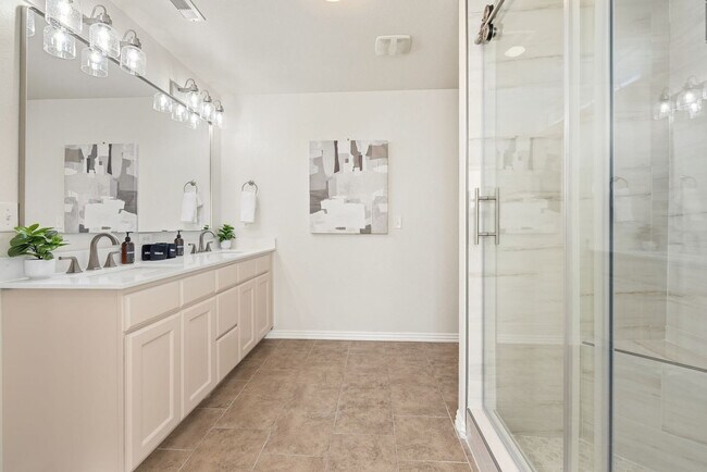 Building Photo - 3813 W Pawnee Rd