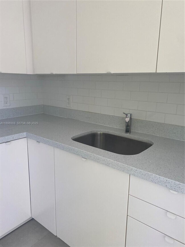 Building Photo - 2011 NE 167th St