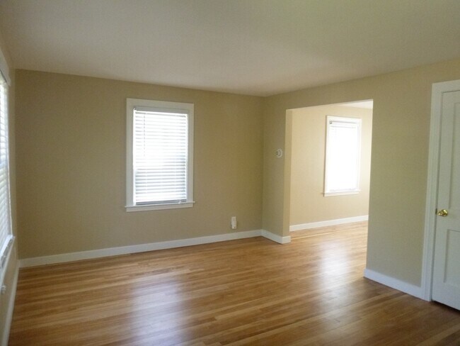 Building Photo - 130 Uncatena Ave
