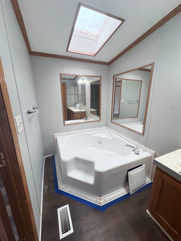 Building Photo - 27 Village Ct