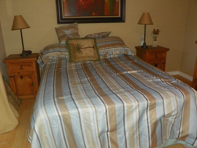 Building Photo - 6815 E 2nd St