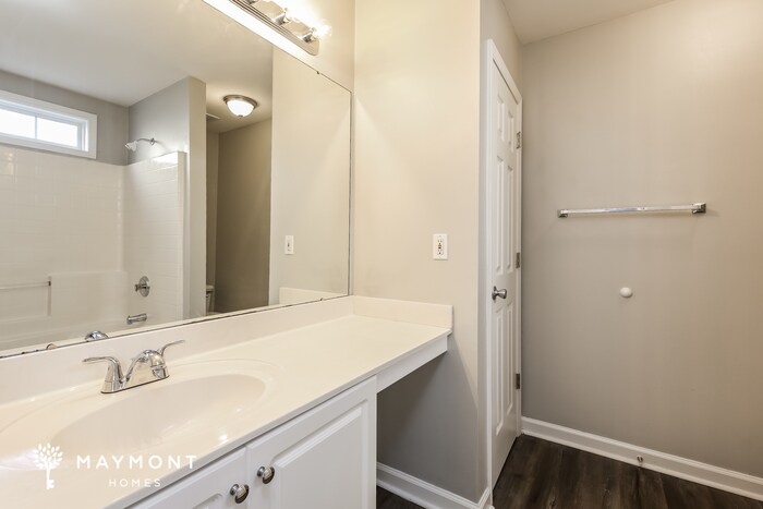 Building Photo - 109 Crossview Dr