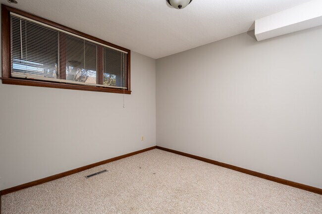 Building Photo - 3806 Prairie Ln