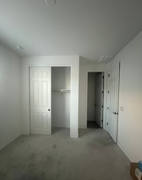 Building Photo - 2044 E Prairie Dog Dr