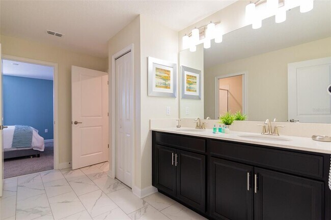 Building Photo - 1525 Flange Dr