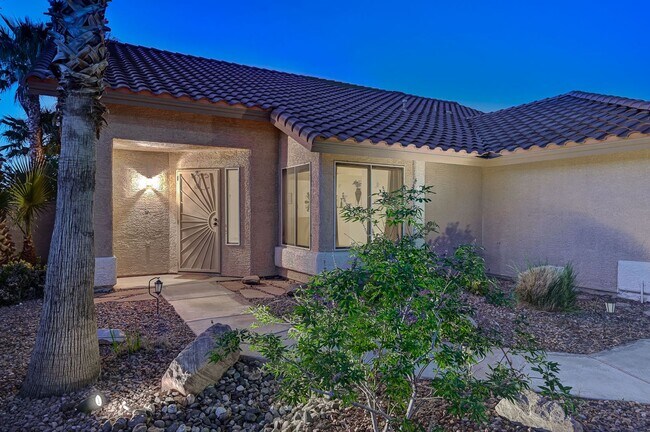 Building Photo - Henderson Single-Story Gem with Gas Firepl...