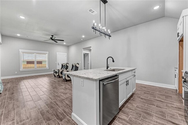 Building Photo - 55 Watson Ln