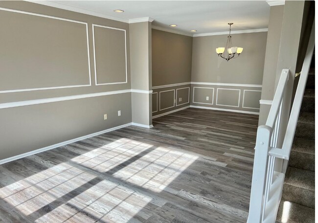 Building Photo - 3201 Saxony Dr
