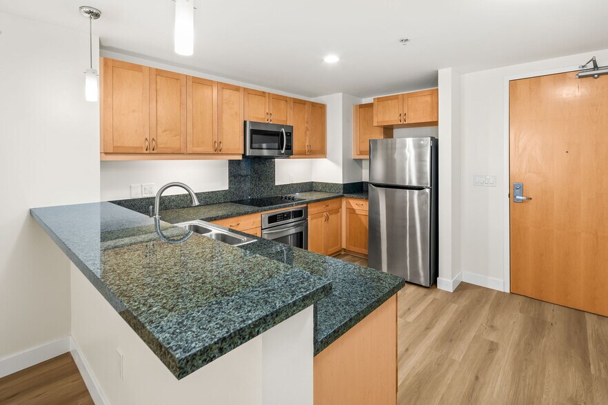 Building Photo - 1150 J St