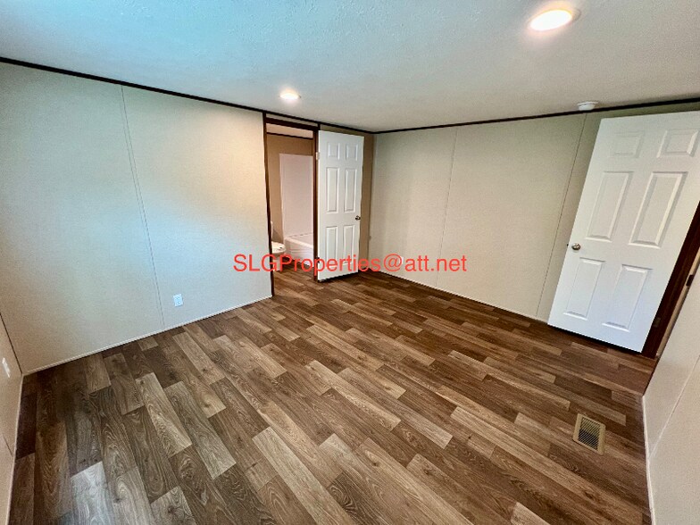 Building Photo - 56 Health Nut Ln