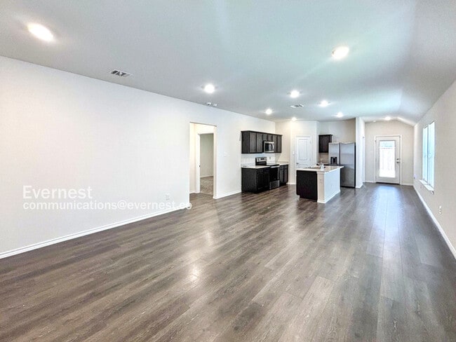 Building Photo - 3213 Perman Dr