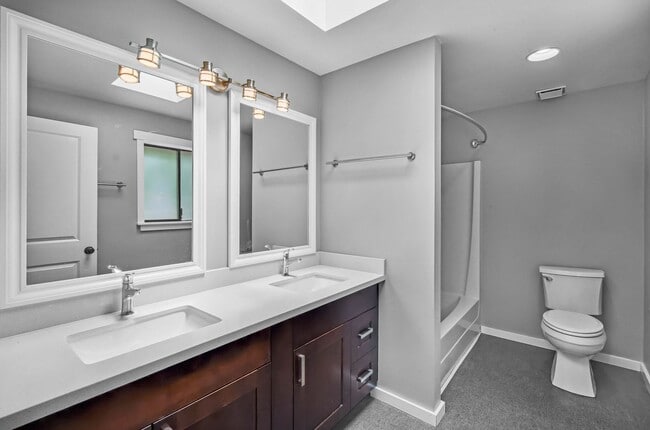 Building Photo - 4Bd/3Ba Duvall House