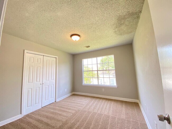 Building Photo - 4315 Palmer Plantation Dr