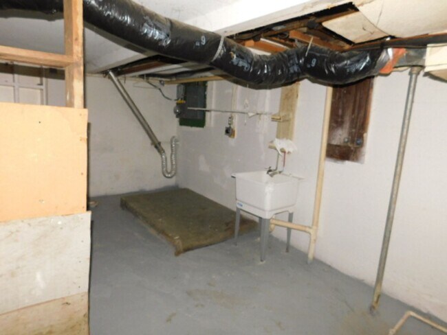 Building Photo - 3100-3102 Linden Avenue