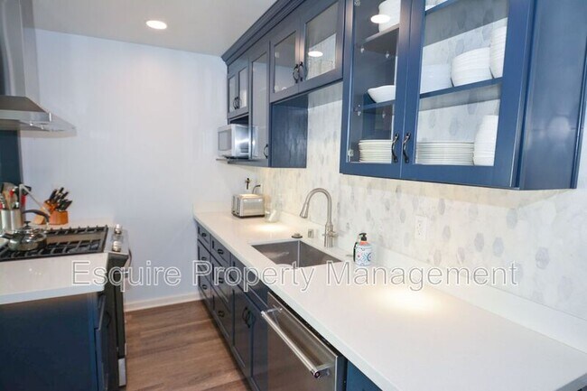 Building Photo - 4161 Ocean Dr