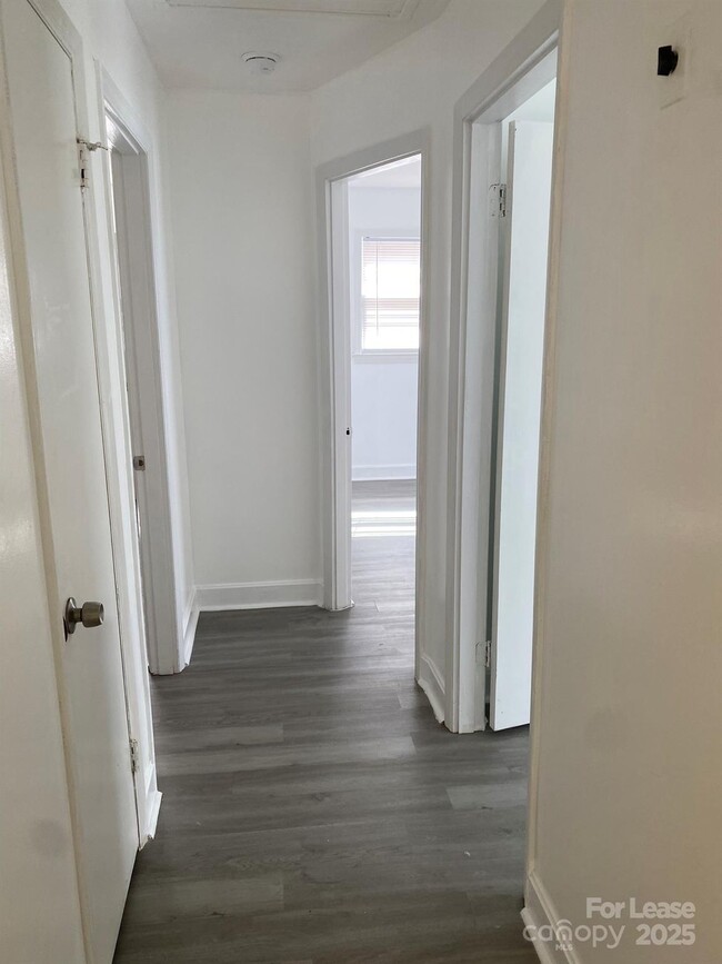 Building Photo - 5525 Amity Pl