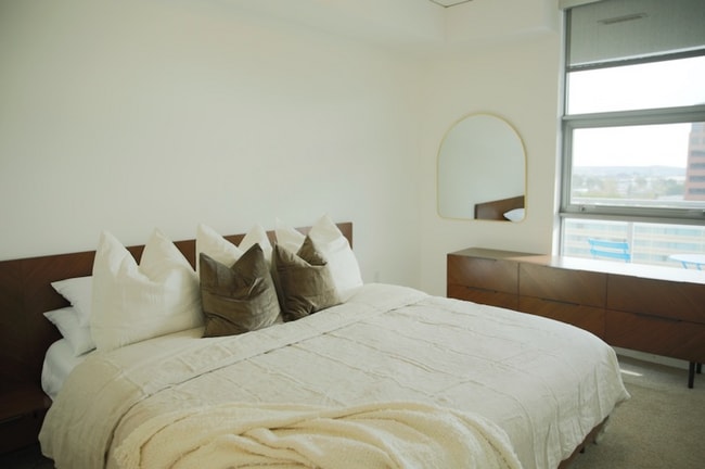 Building Photo - 15 MacArthur Pl