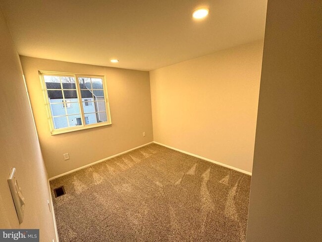 Building Photo - 2903 Montauk Ct