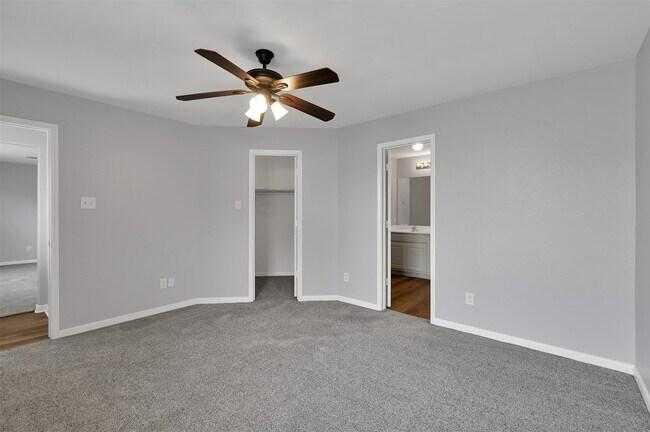Building Photo - 4322 Medina River Loop