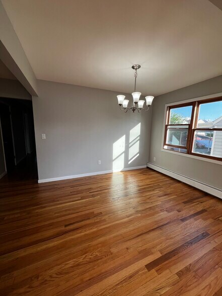 Building Photo - 52 Frederick St