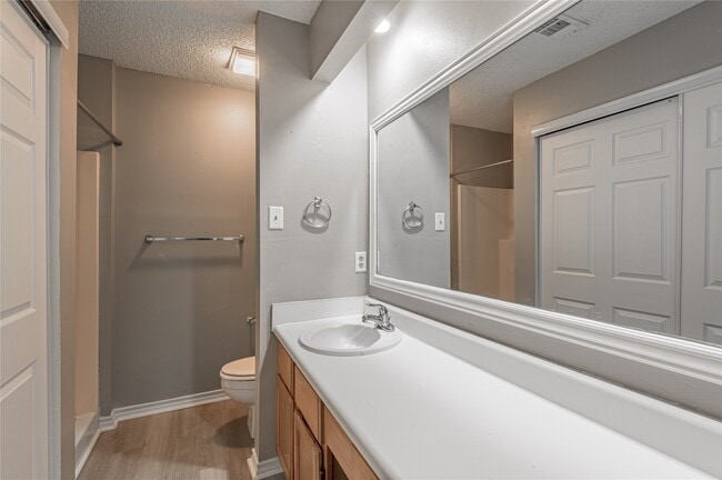 Building Photo - 1228 Ave O