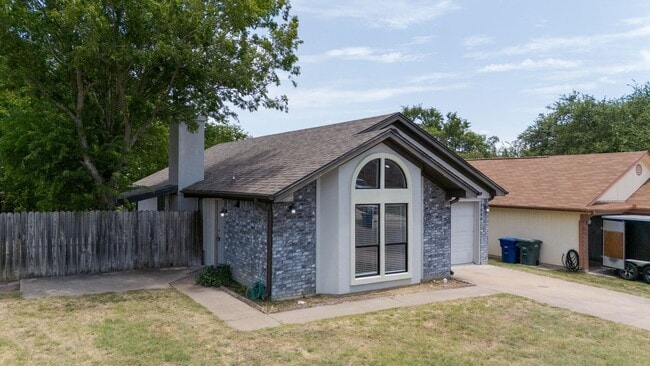 Building Photo - 109 Campfire Cir