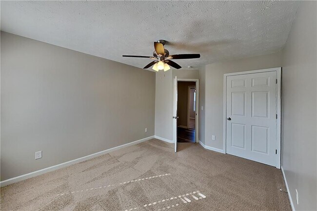 Building Photo - 3193 English Ivy Ln