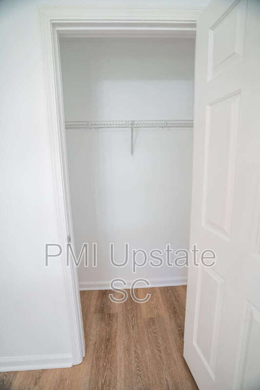 Building Photo - 432 Longspur Ct