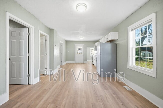 Building Photo - 409 Nevada St